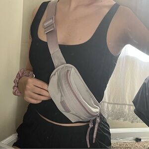 Grayish-pink Multiple Pockets Crossbody Bag
